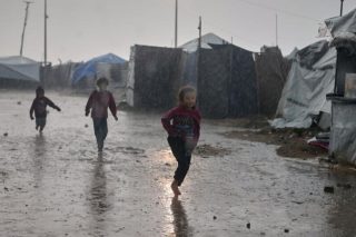 Τα παιδιά που δεν φεύγουν ποτέ από τη Γάζα